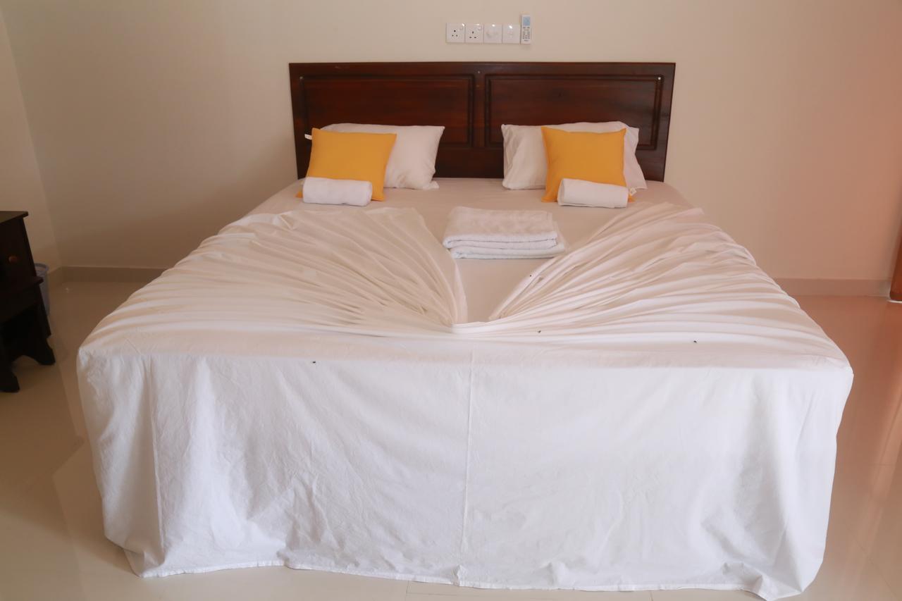 Serene Beach Hotel ดิคเวลลา ภายนอก รูปภาพ