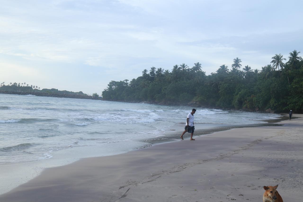 Serene Beach Hotel ดิคเวลลา ภายนอก รูปภาพ